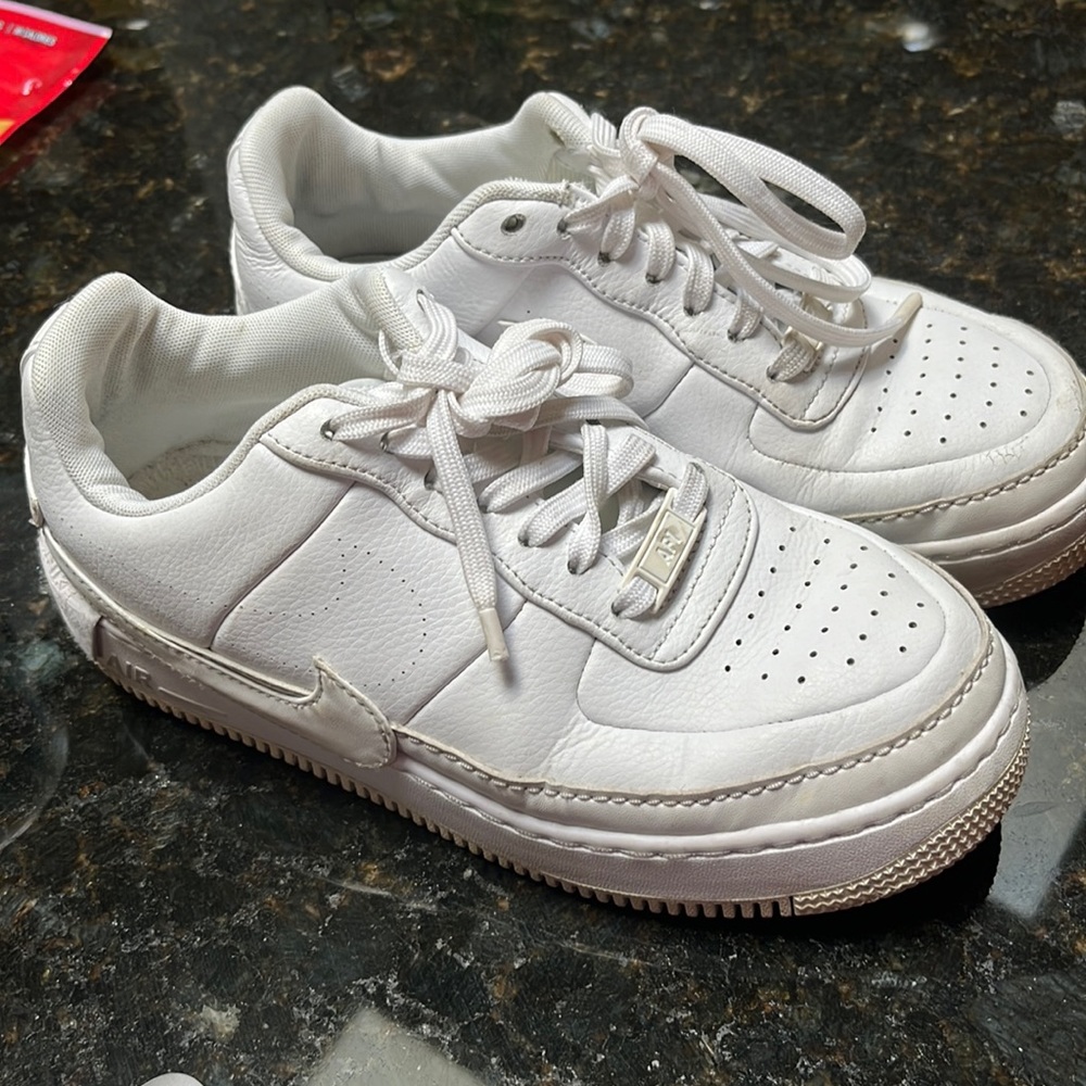 White Nike Air Force 1